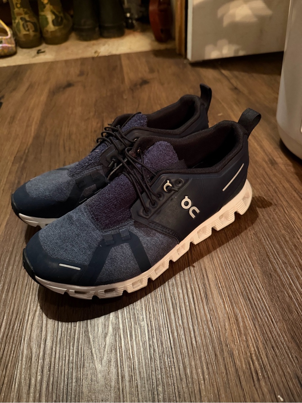 On Running Running Women's Cloudswift Knit Sneaker - Navy/White